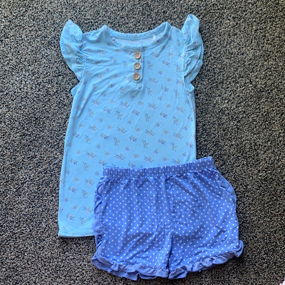 Posh Peanut Outfit